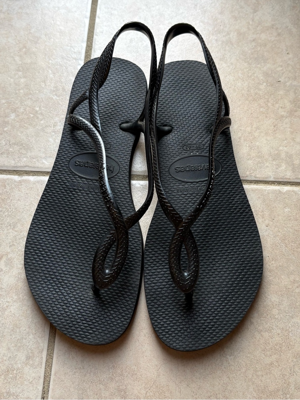 Havaianas Women's Black Twist-Strap Flip Flop Sandals